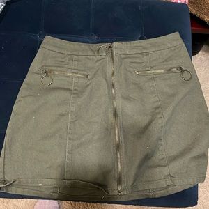 Sassy skirt green never wore